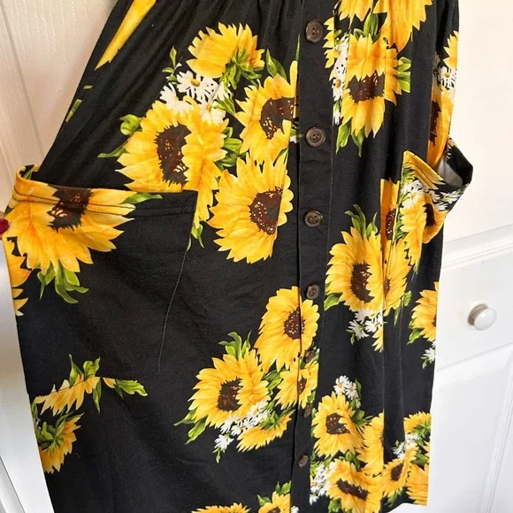 Sunflower Print Black Dress - Picture 2 of 2